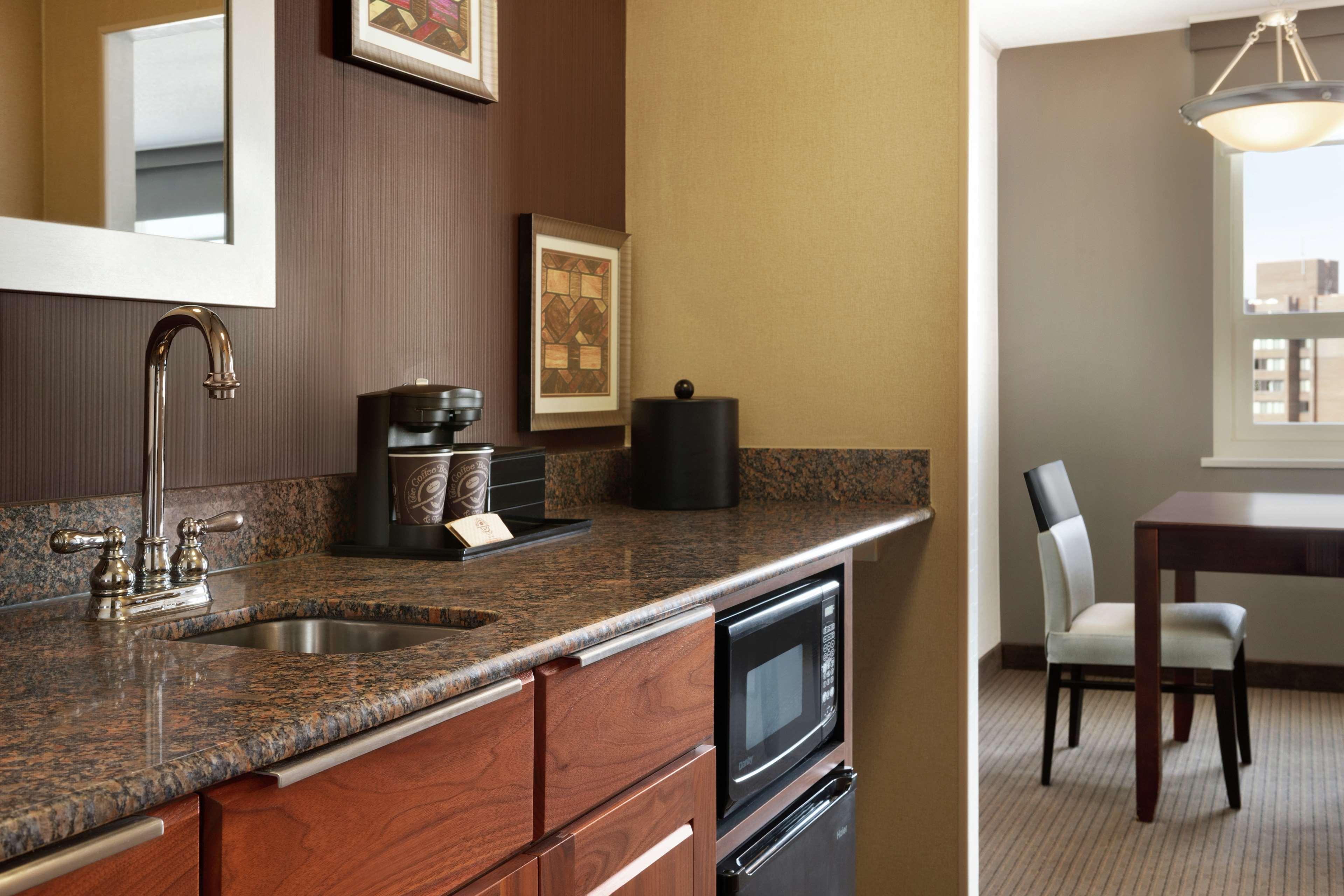 Embassy Suites Baltimore Inner Harbor Экстерьер фото