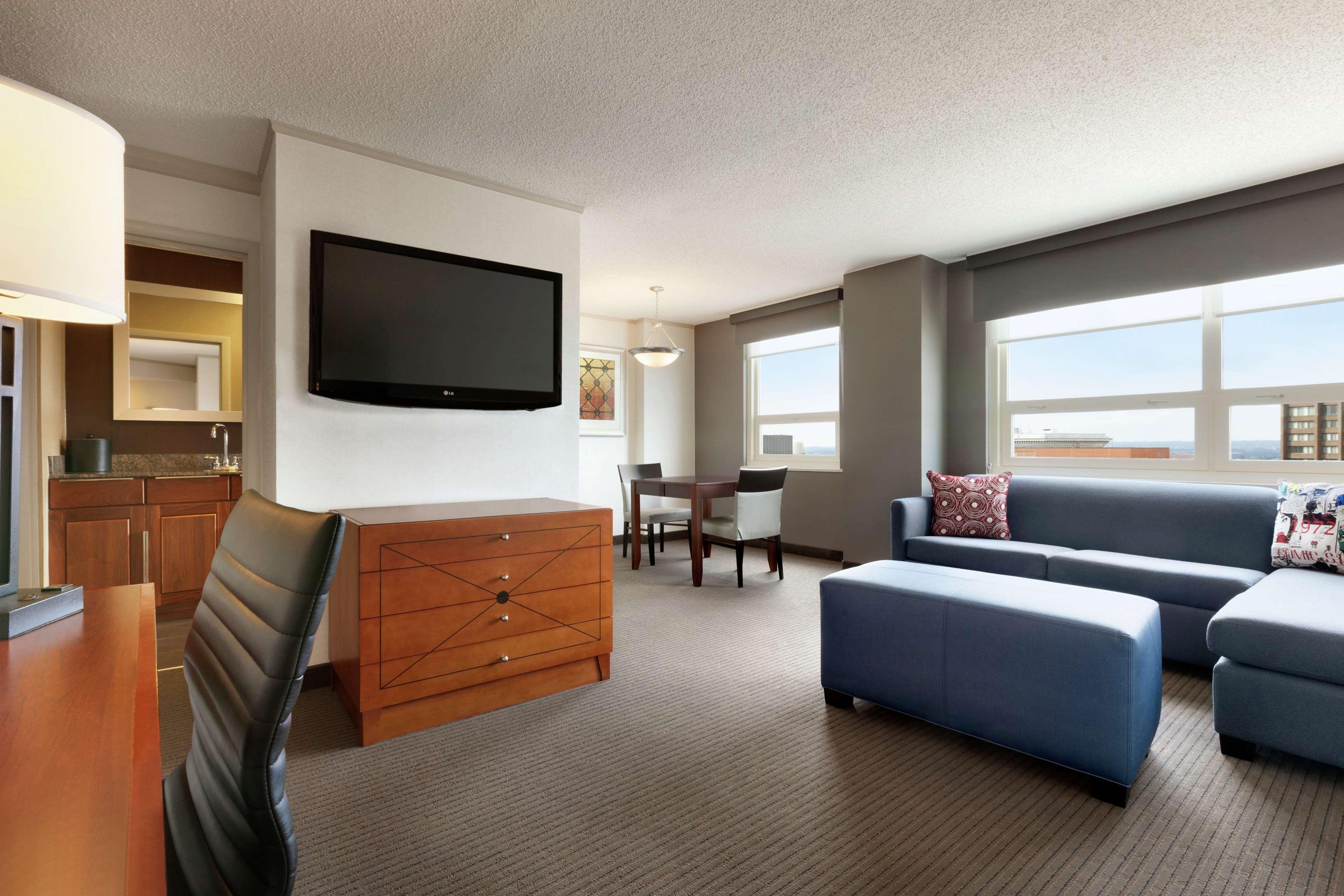 Embassy Suites Baltimore Inner Harbor Экстерьер фото